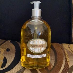 Almond shower oil
